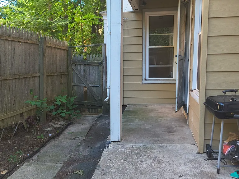 187 Center St — Photo 1