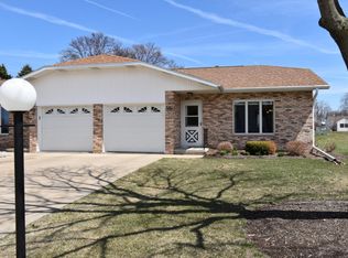 530 2nd St, Randolph, WI 53956