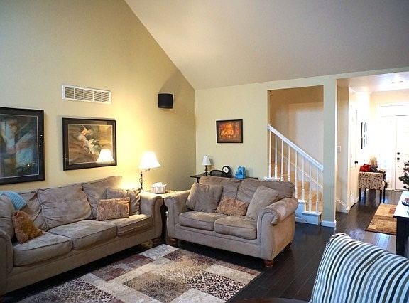 3rd image of 4877 Eau Claire Ln