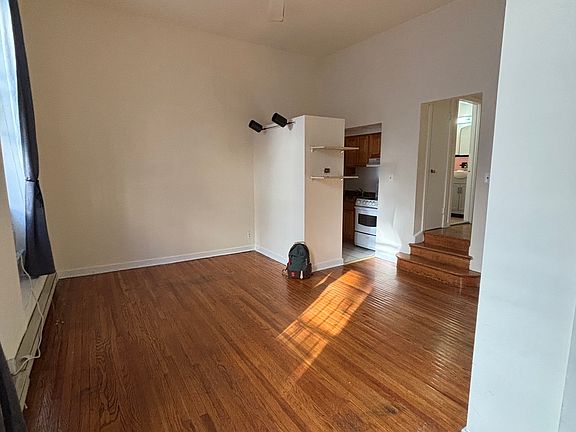 2nd image of 2208 Saint James Pl APT 3