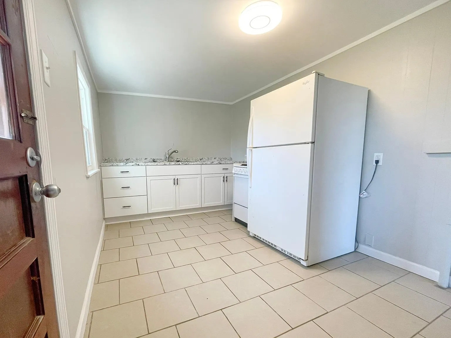 1 bed, 400 sqft, $995 — Photo 4