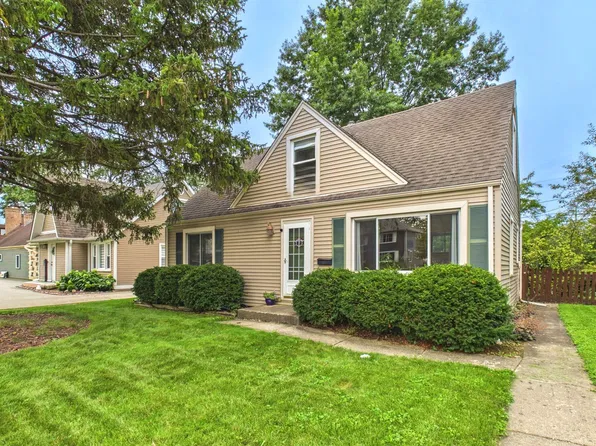 520 N Eastwood Ave, Mount Prospect, IL 60056
