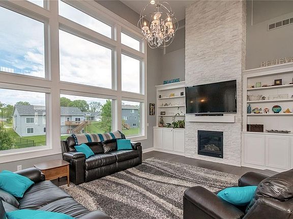 4th image of 312 Sweetwater Cir