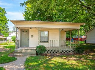 725 Center St, Pendleton, IN 46064