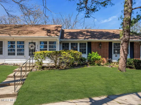 500B Thornbury Court #B, Lakewood, NJ 08701