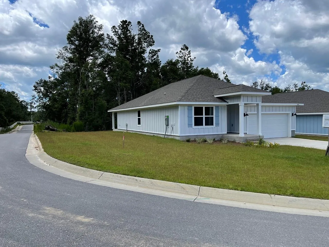 4 bed, 1878 sqft, $2,200 — Photo 2