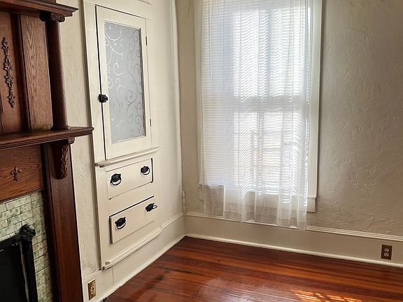 5th image of 238 SW 2nd Pl Unit A