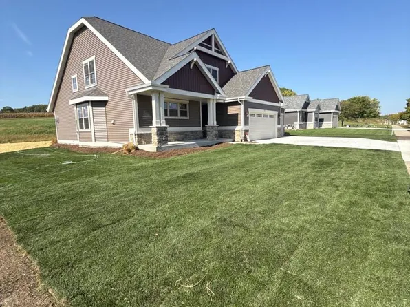 93 Savannah PARKWAY, Deerfield, WI 53531