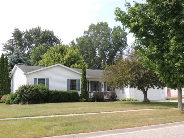 139 Essex Rd, Saint Louis, MI 48880