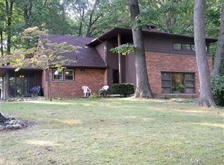 5868 Myers Rd, Akron, OH 44319