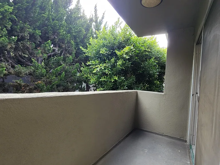 11838 Goshen Ave #7 — Photo 4