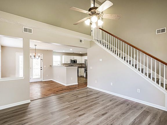 4th image of 3208 Nicole Dr