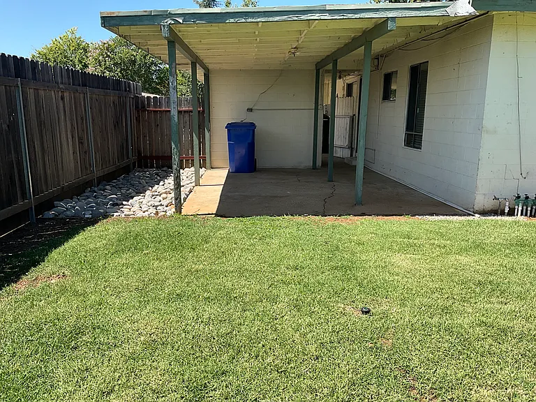 231 Market St — Photo 16