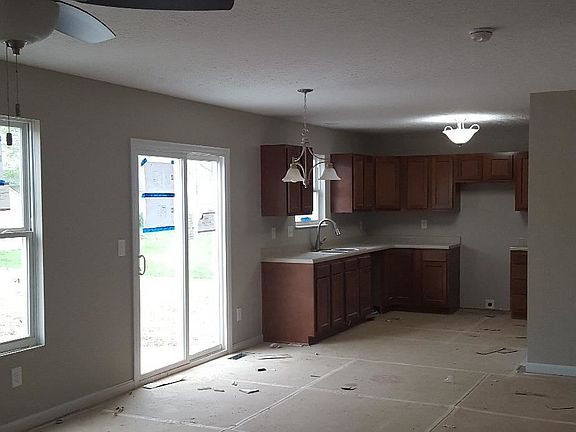 3rd image of 137 Lena Dr