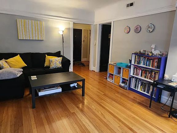 4th image of 5140 N Troy St #1E