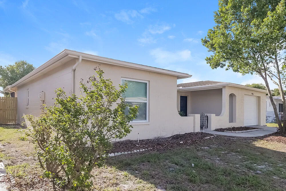 2 bed, 2.0 bath, 1472 sqft, $1,765 — Photo 3
