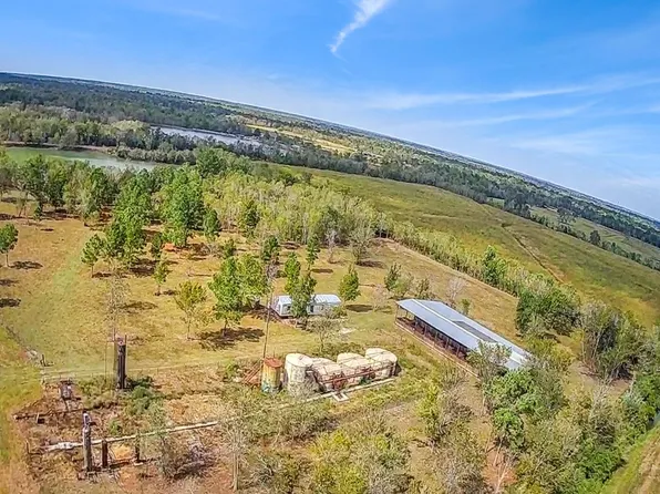 695 Private Road 489, Dayton, TX 77535