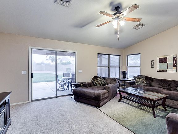 3rd image of 2813 S Calvin Cir