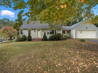 11 Hickory Hill Dr, Wilbraham, MA 01095