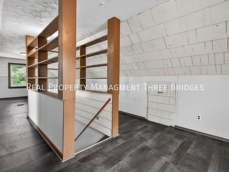 130 S Barat Ave — Photo 19
