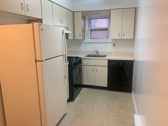 5th image of 6623 Austin St APT 5F