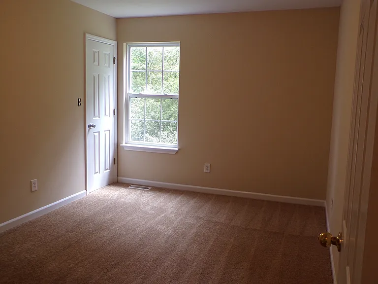 1425 Hammerhill Rd — Photo 10