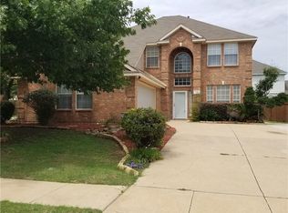 2111 Sandhurst Dr, Mansfield, TX 76063