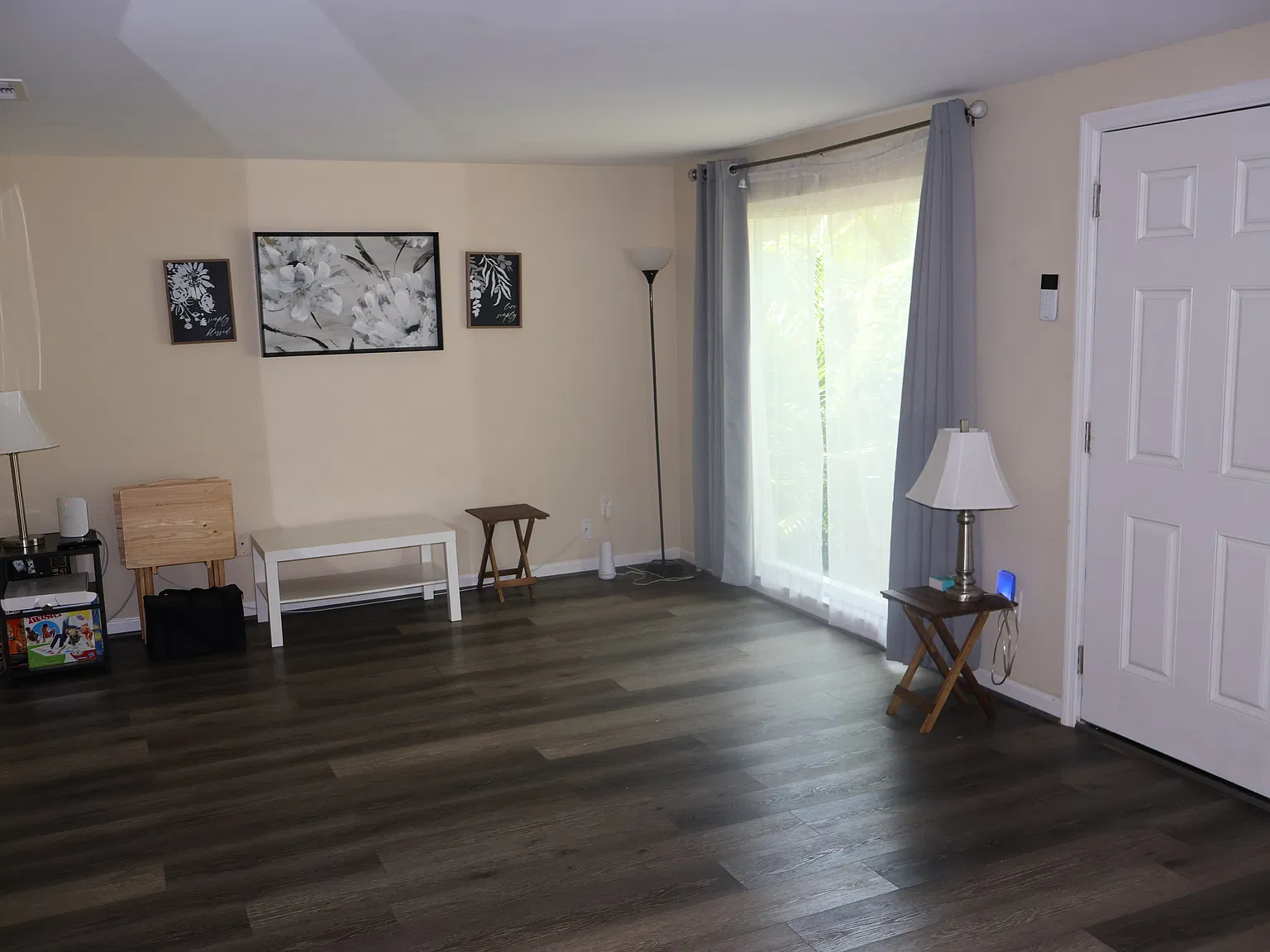 3 bed, 1.5 bath, 1100 sqft, $2,700 — Photo 3