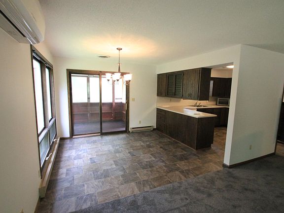 3rd image of 9415 Fawn Lake Dr NE
