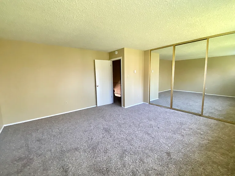 464 Smithridge Park — Photo 14