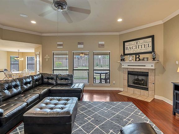 2nd image of 109 Labrador Ln