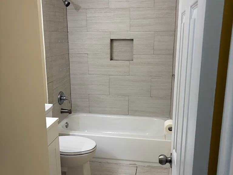 2122 E 131st Ave #B4 — Photo 9