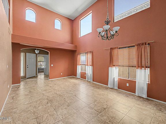 3rd image of 44865 W APPLEGATE Road
