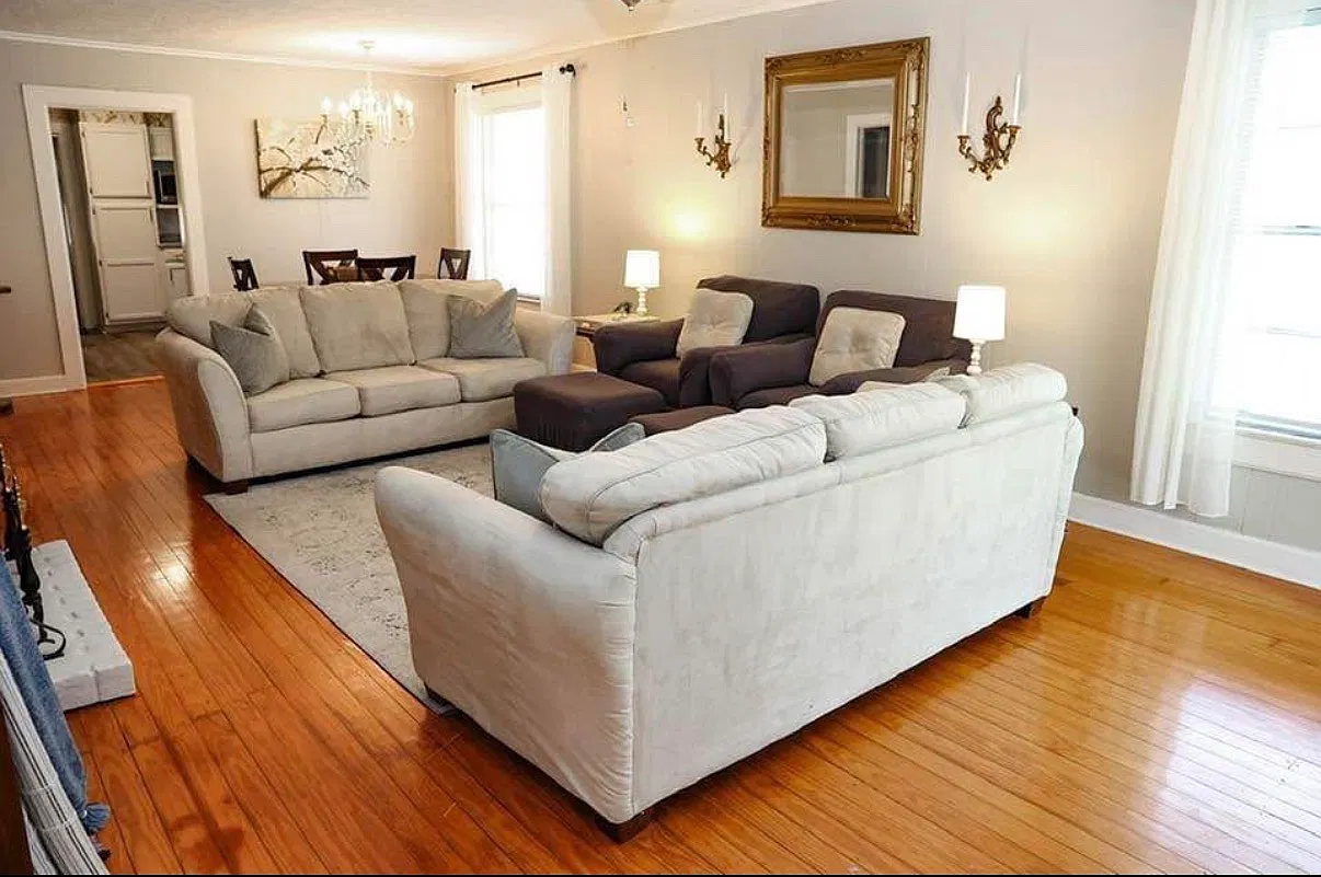 3 bed, 1500 sqft, $2,000 — Photo 2