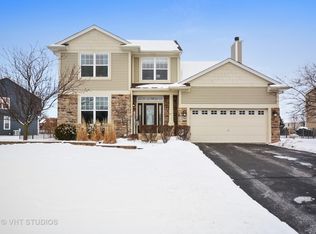 2793 McDuffee Cir, North Aurora, IL 60542