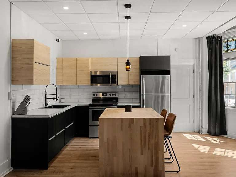 601 W Orange St #1 — Photo 12