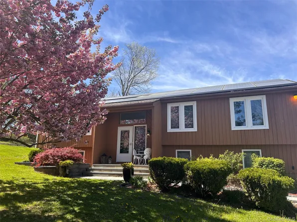 20 Lake Road, Mahopac, NY 10541