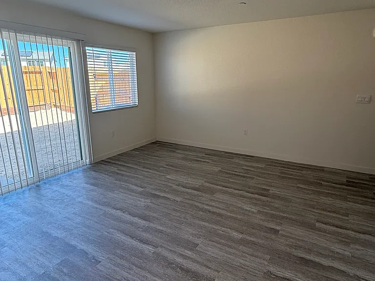 2041 Blue Star Dr — Photo 5