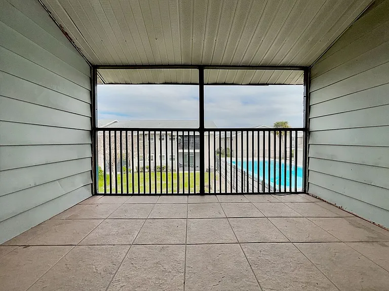 865 Sky Lake Cir #D — Photo 12