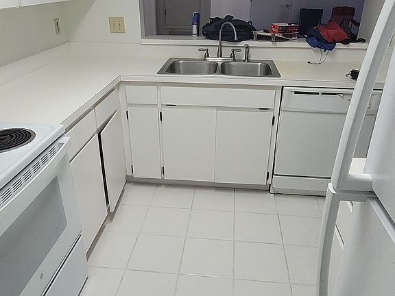 2nd image of 6003 Laketree Ln APT I