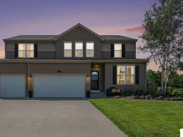 10804 S 110th St, Papillion, NE 68046