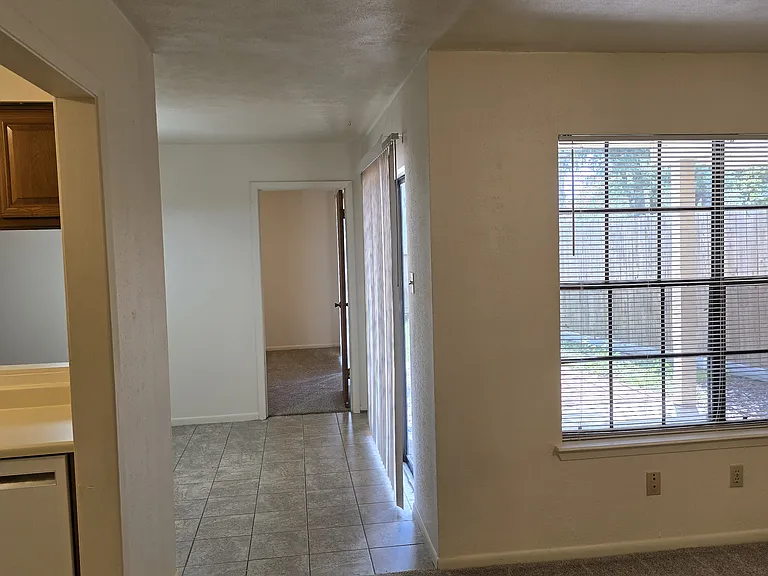 2904 Forest Bnd #1 — Photo 41
