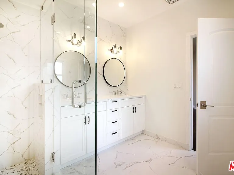 442 S Roxbury Dr #A — Photo 27