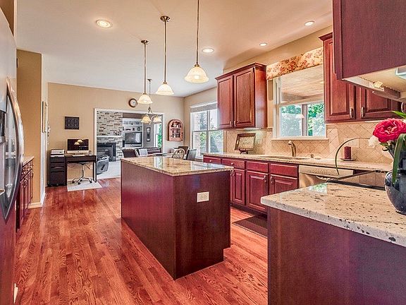 4th image of 8109 Hamptonshire Dr