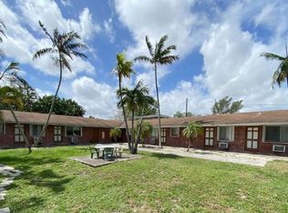 2220 Hayes St, Hollywood, FL 33020