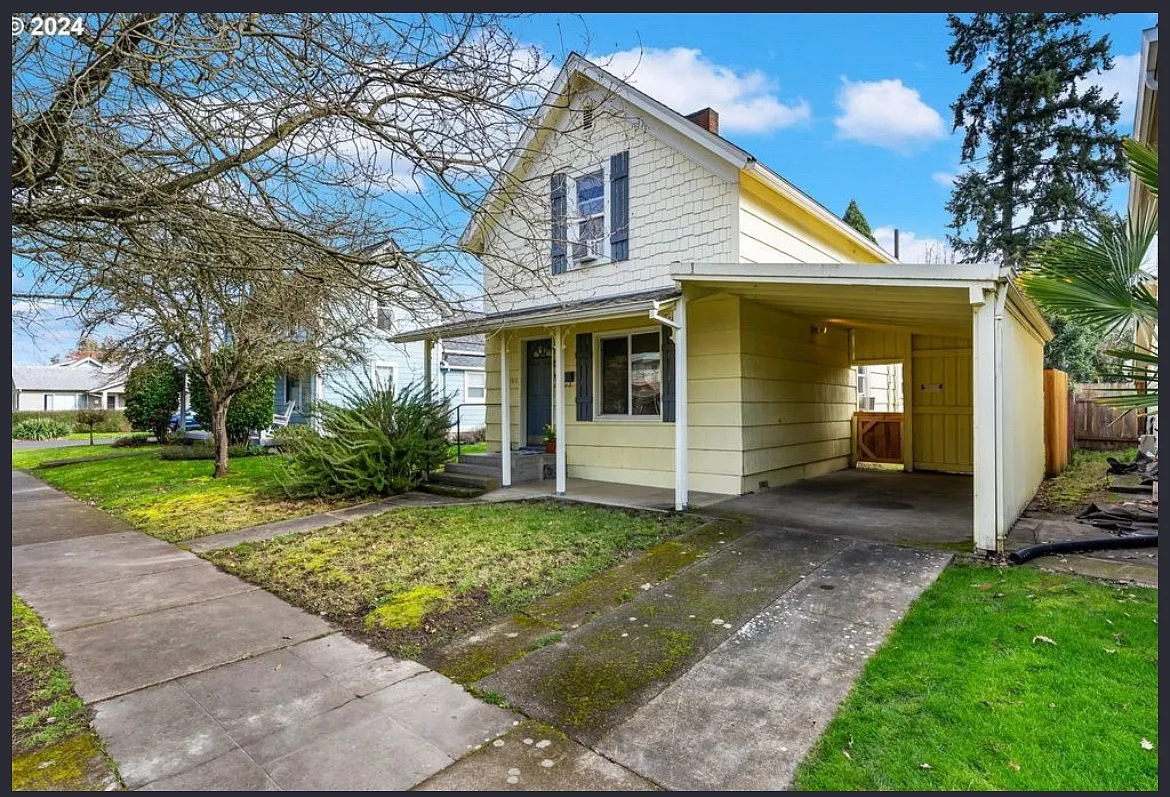 Building Photo - 926 NE Davis St