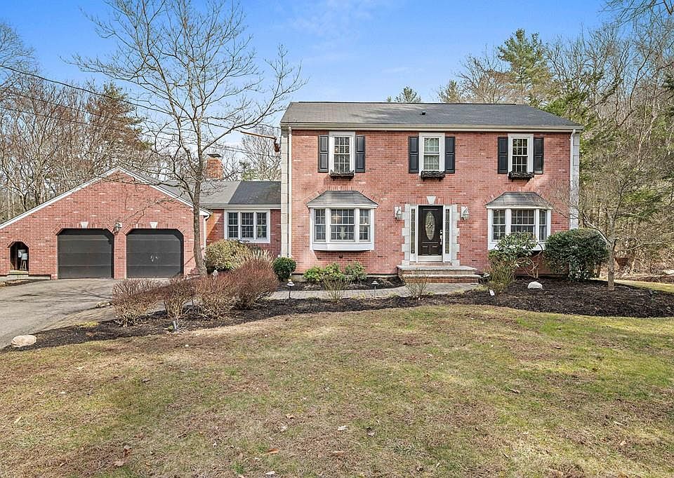 1st image of 70 Hemlock Dr