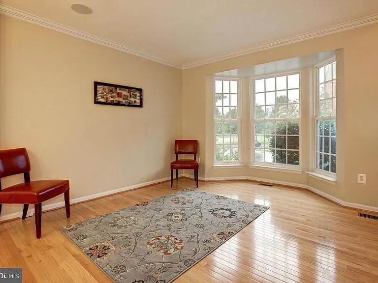 9611 Normanton Way — Photo 3