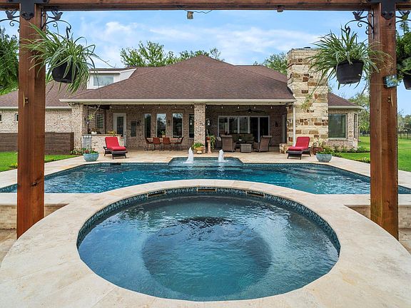 5th image of 8522 Thornberry Hollow Ct