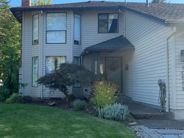 10558 SW River Dr, Tigard, OR 97224